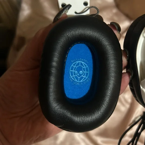 Skullcandy Agent Over-Ear Headphones (Like New) - Picture 8 of 11